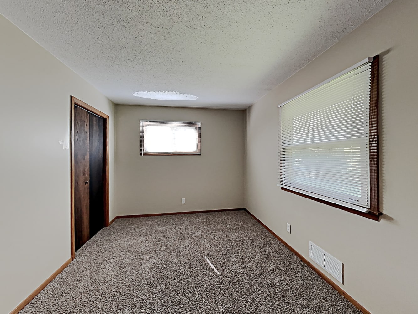 10706 Yosemite Rd, Bloomington photo 10