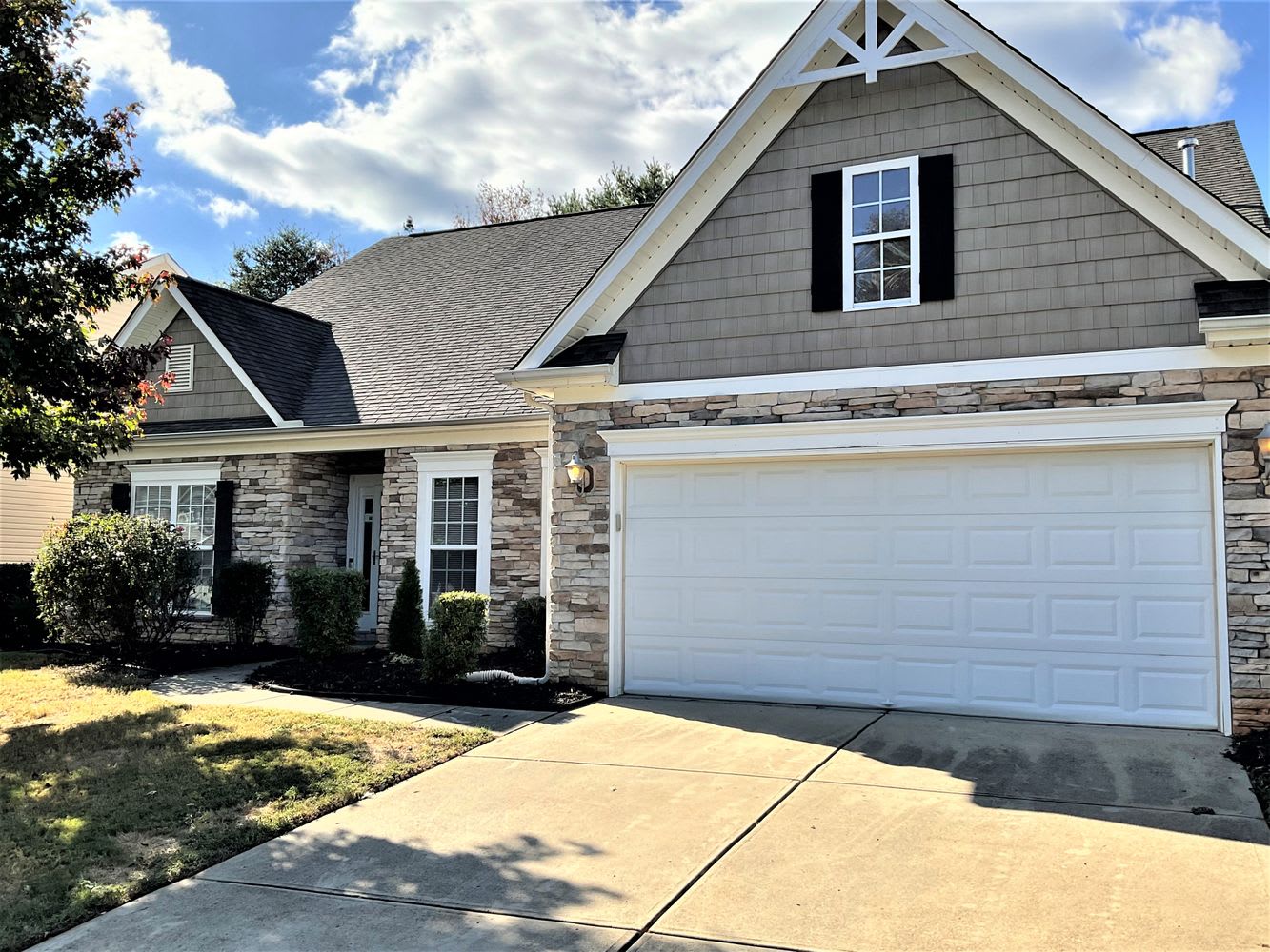 Front of 10730 Dapple Grey Ln, Charlotte, NC