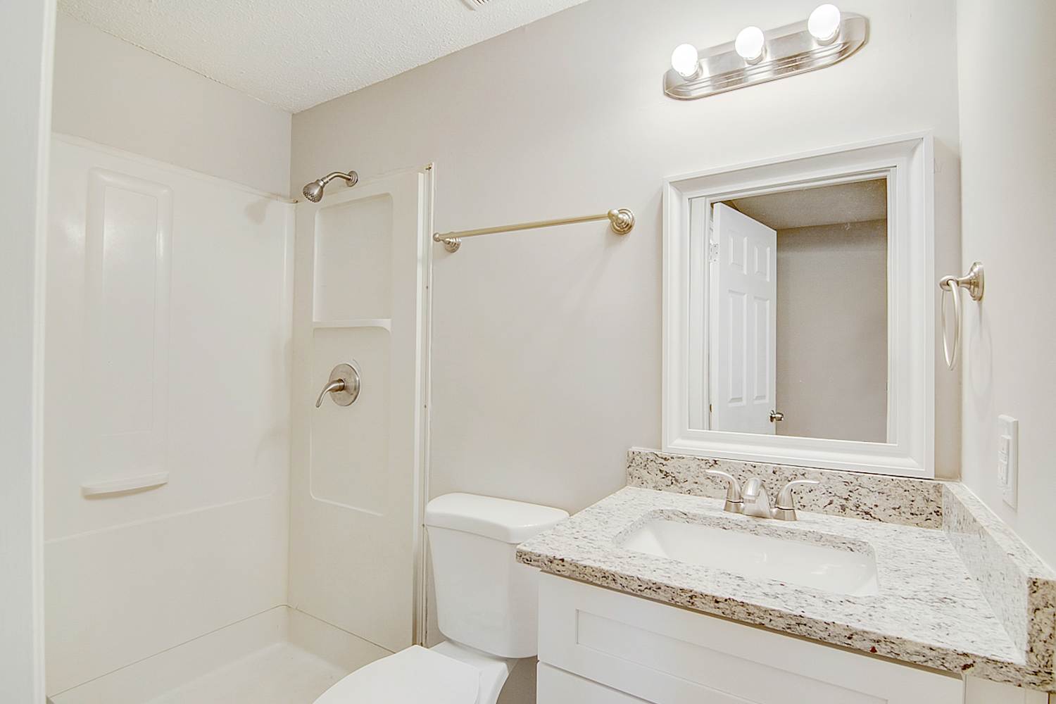 108 N Corncrib Ct, Cary photo 17
