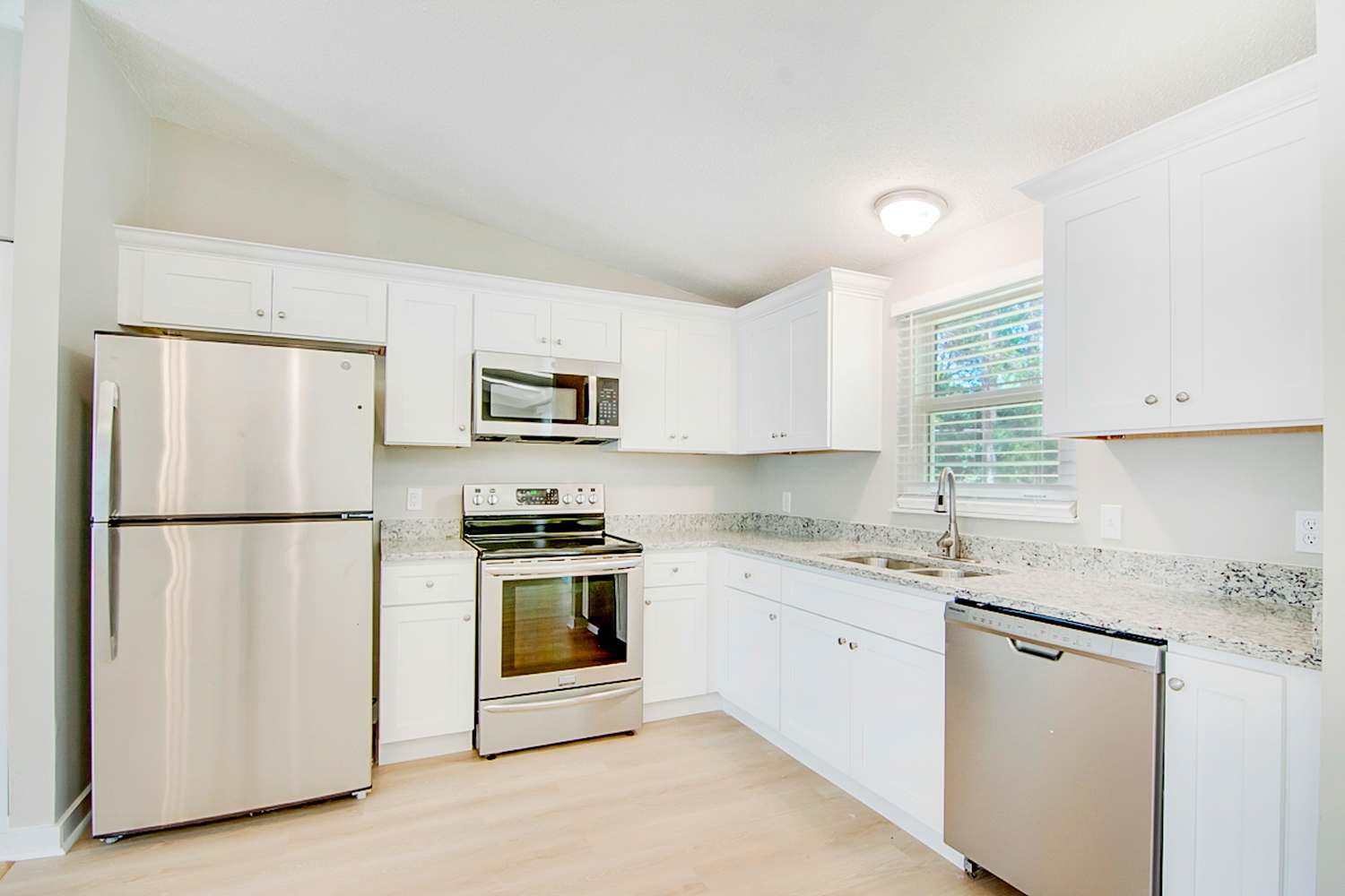 108 N Corncrib Ct, Cary photo 8