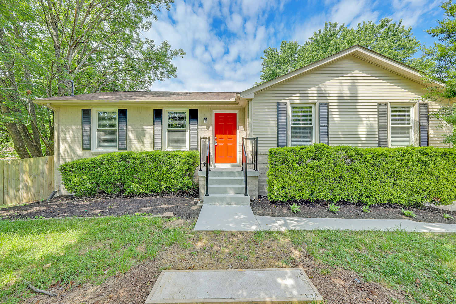 108 Redondo Ct S, Hendersonville photo 1