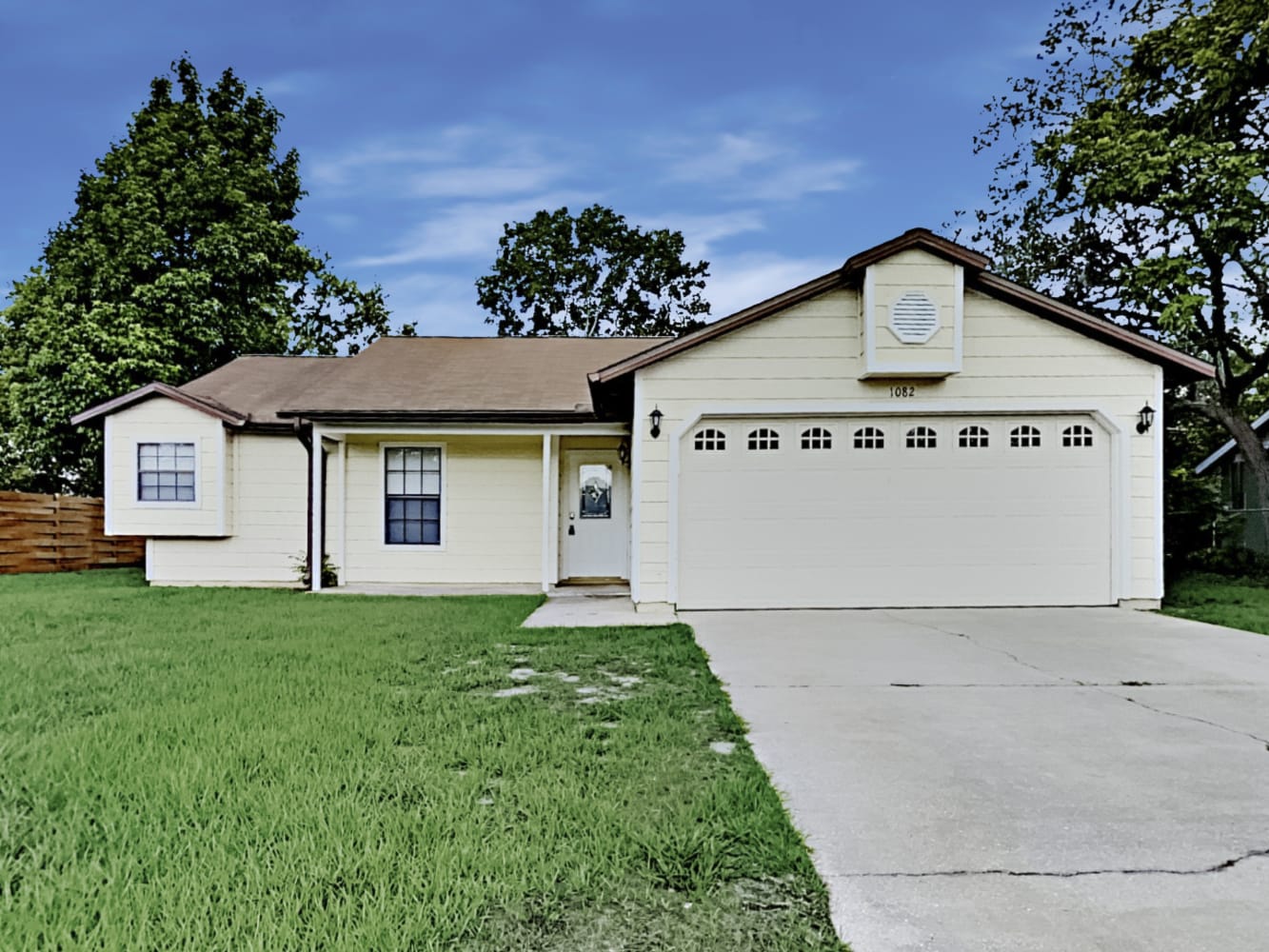 1082 Leeward Dr, Deltona photo 1