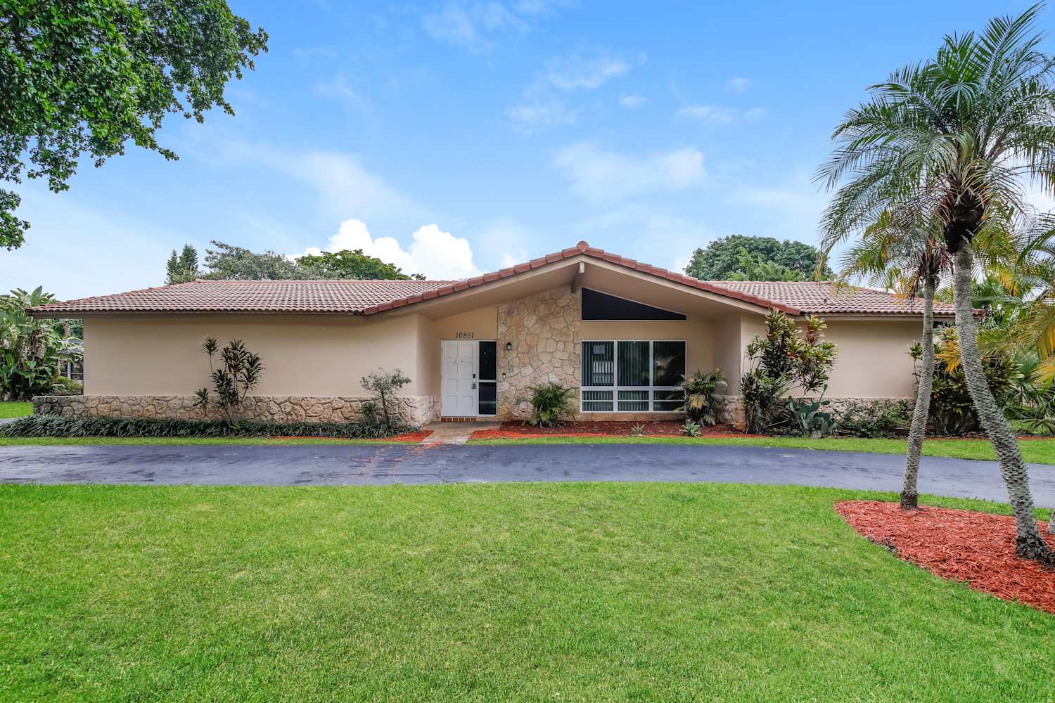 Front of 10851 NW 32nd Ct, Coral Springs, FL