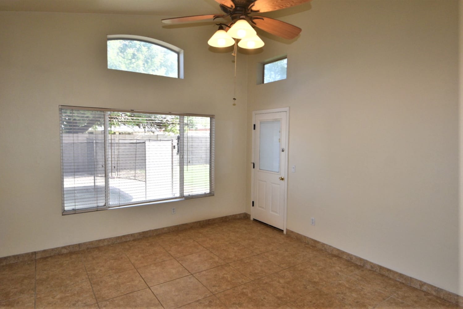 10886 W Loma Ln, Peoria photo 9
