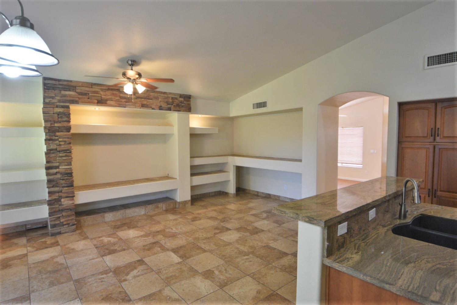 10886 W Loma Ln, Peoria photo 8
