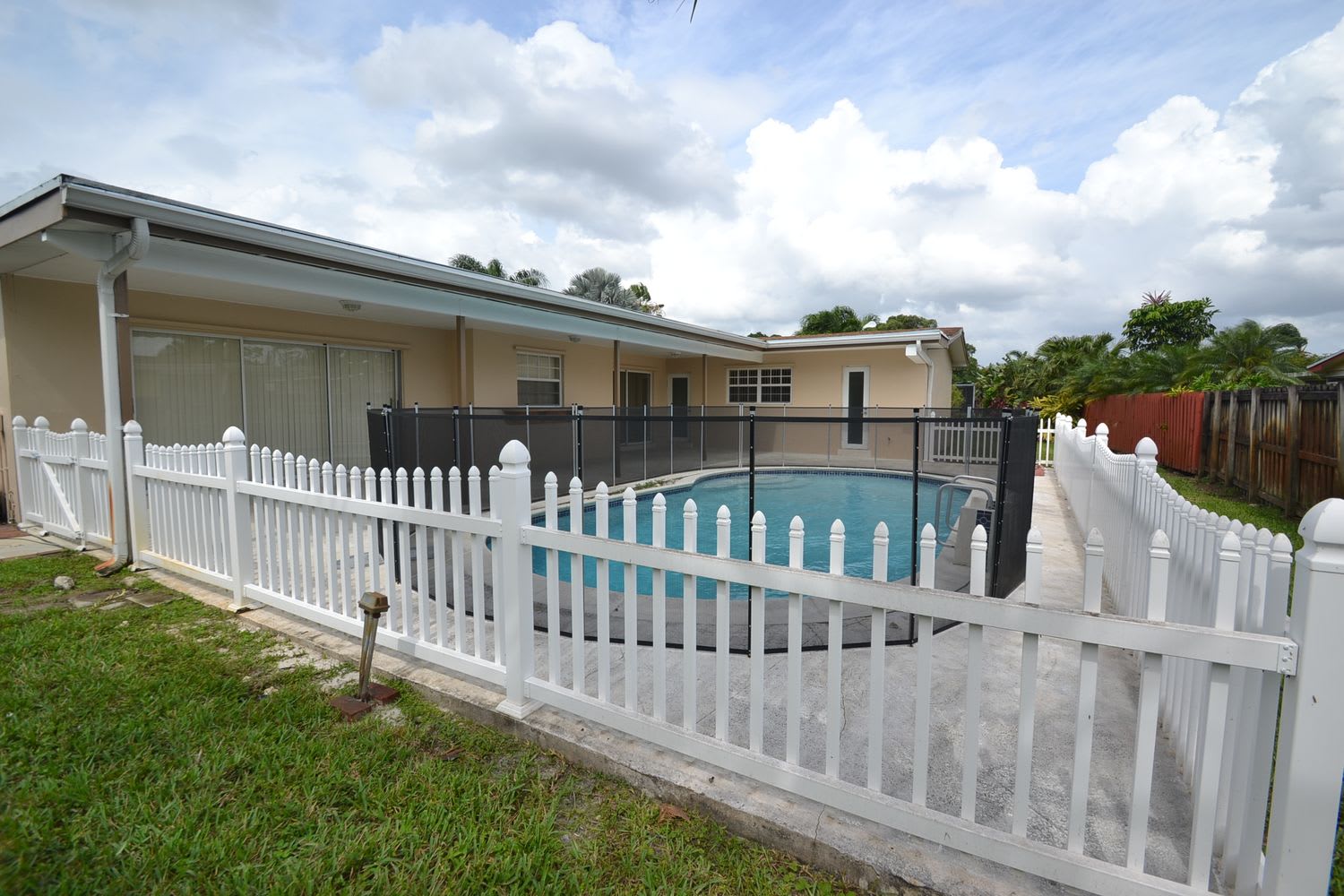 10900 NW 19th St, Pembroke Pines photo 8