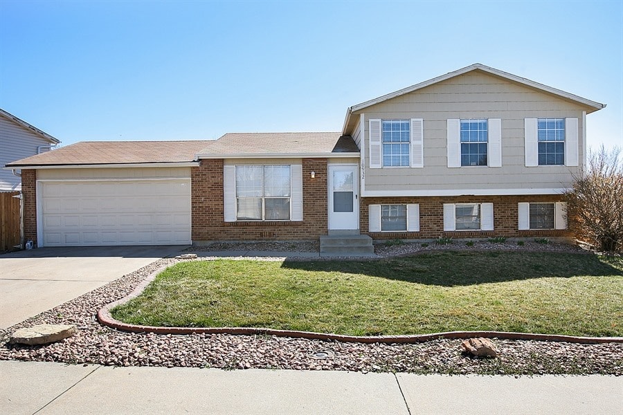 10932 Birch Dr, Thornton photo 1