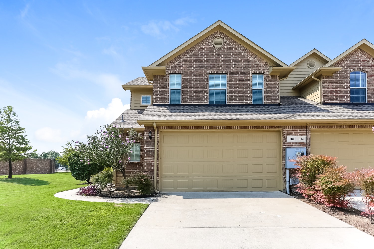 Front of 110 Barrington Ln, Lewisville, TX