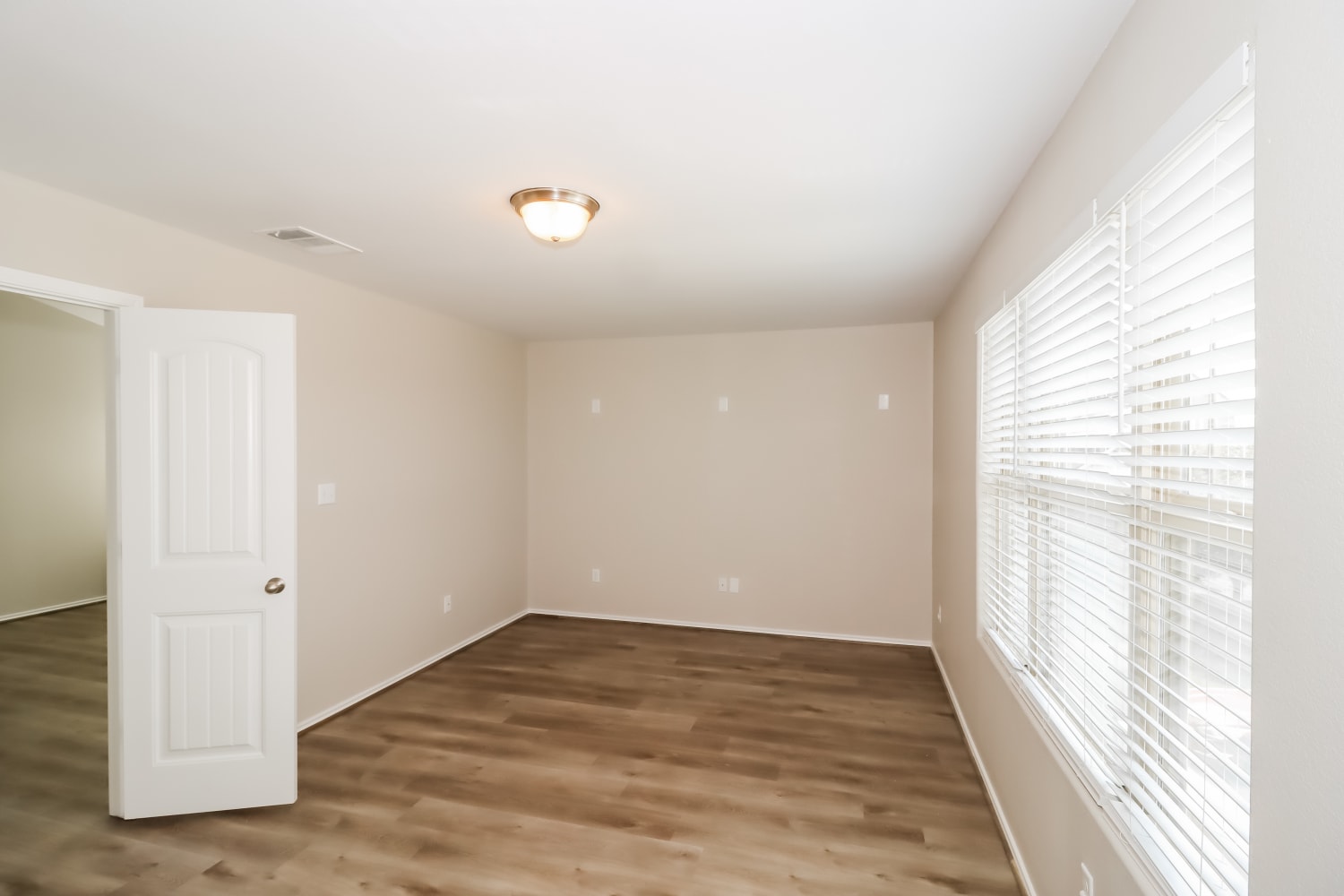 110 Camden Cv, Buda photo 8