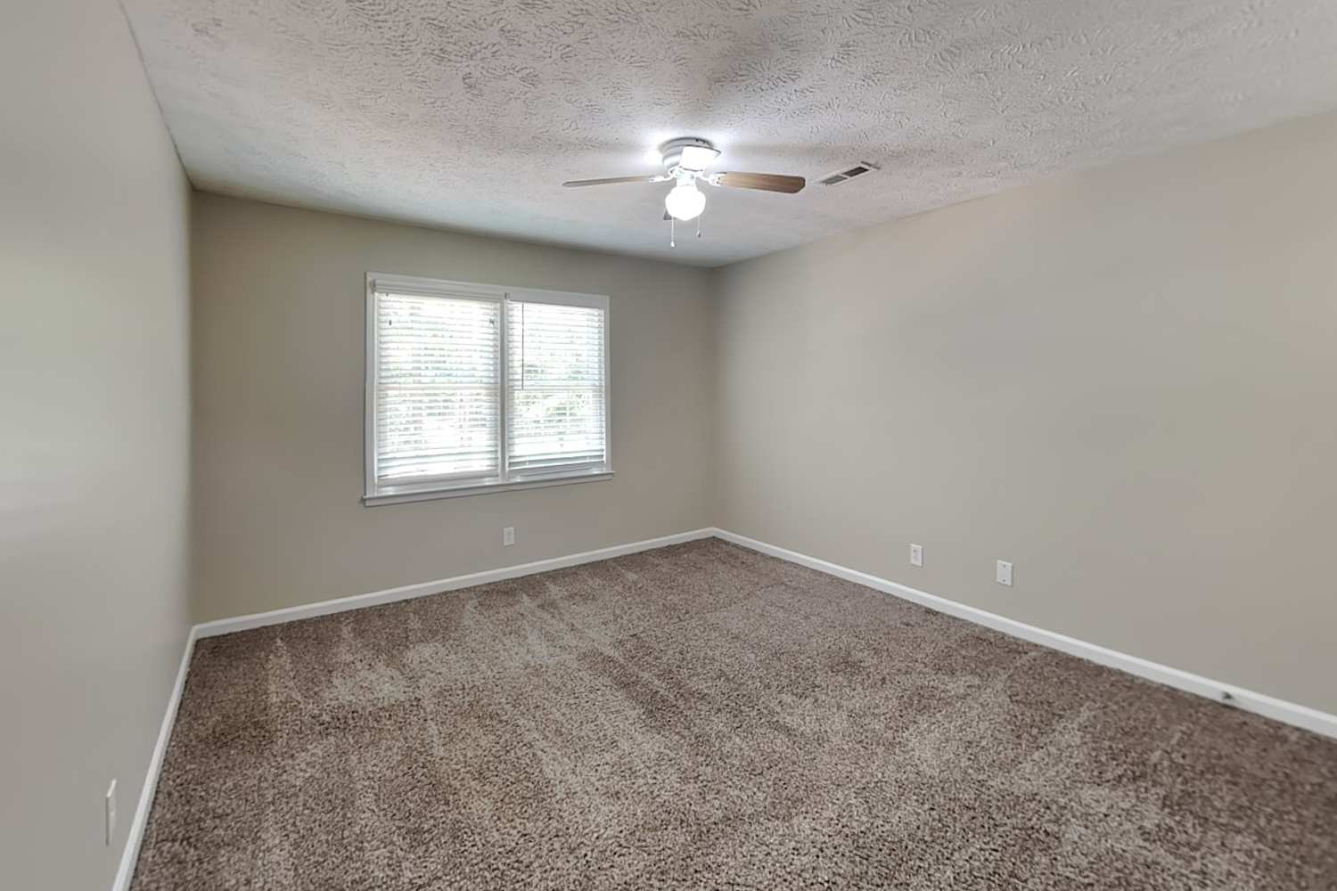 110 Woodsong Dr, Fayetteville photo 17