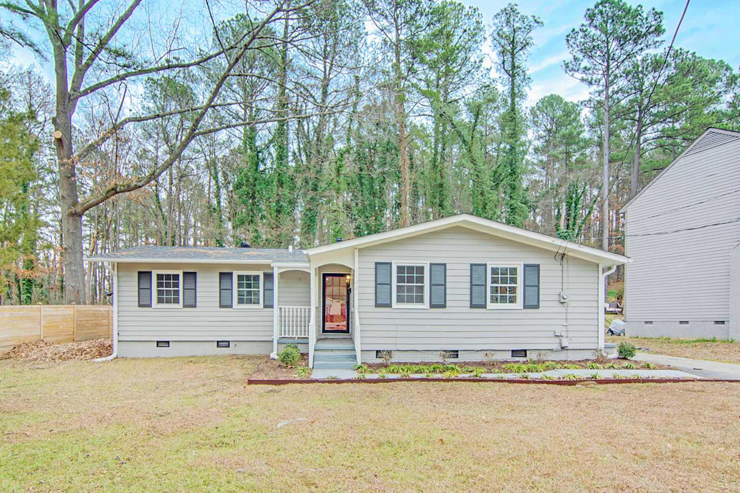 1100 Chatham Ln, Raleigh photo 1