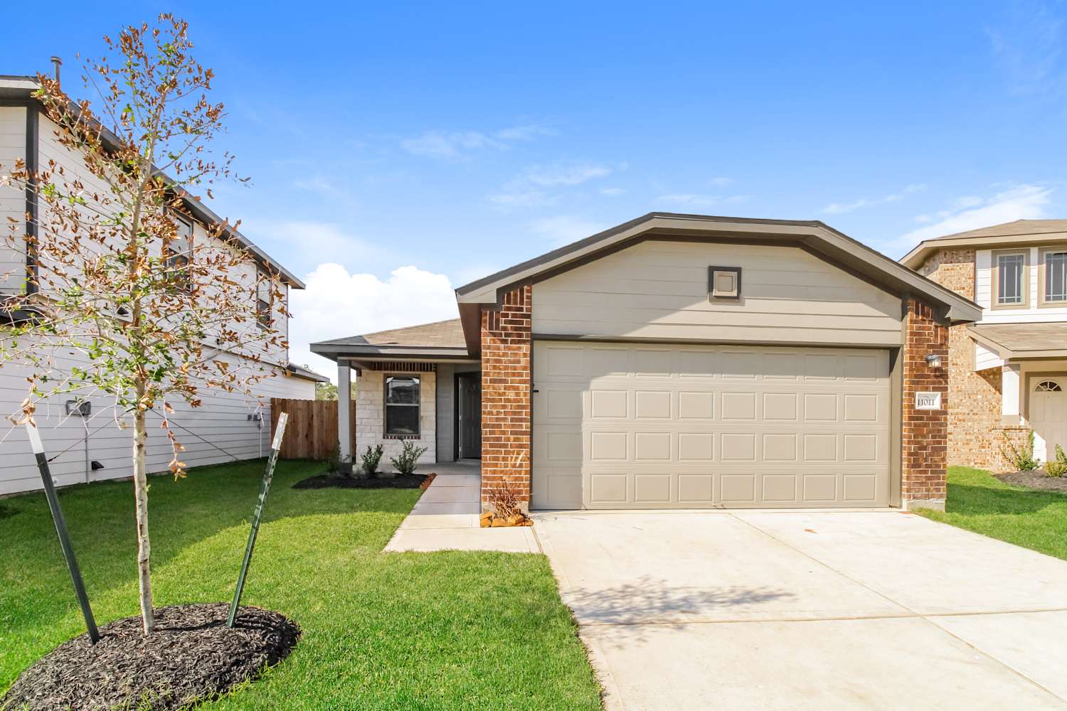 11011 Inflow Dr, Conroe photo 1