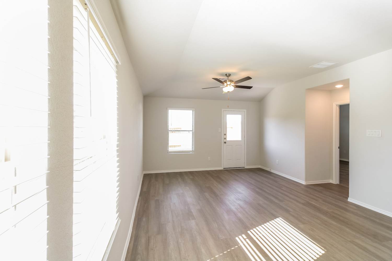 11011 Inflow Dr, Conroe photo 7