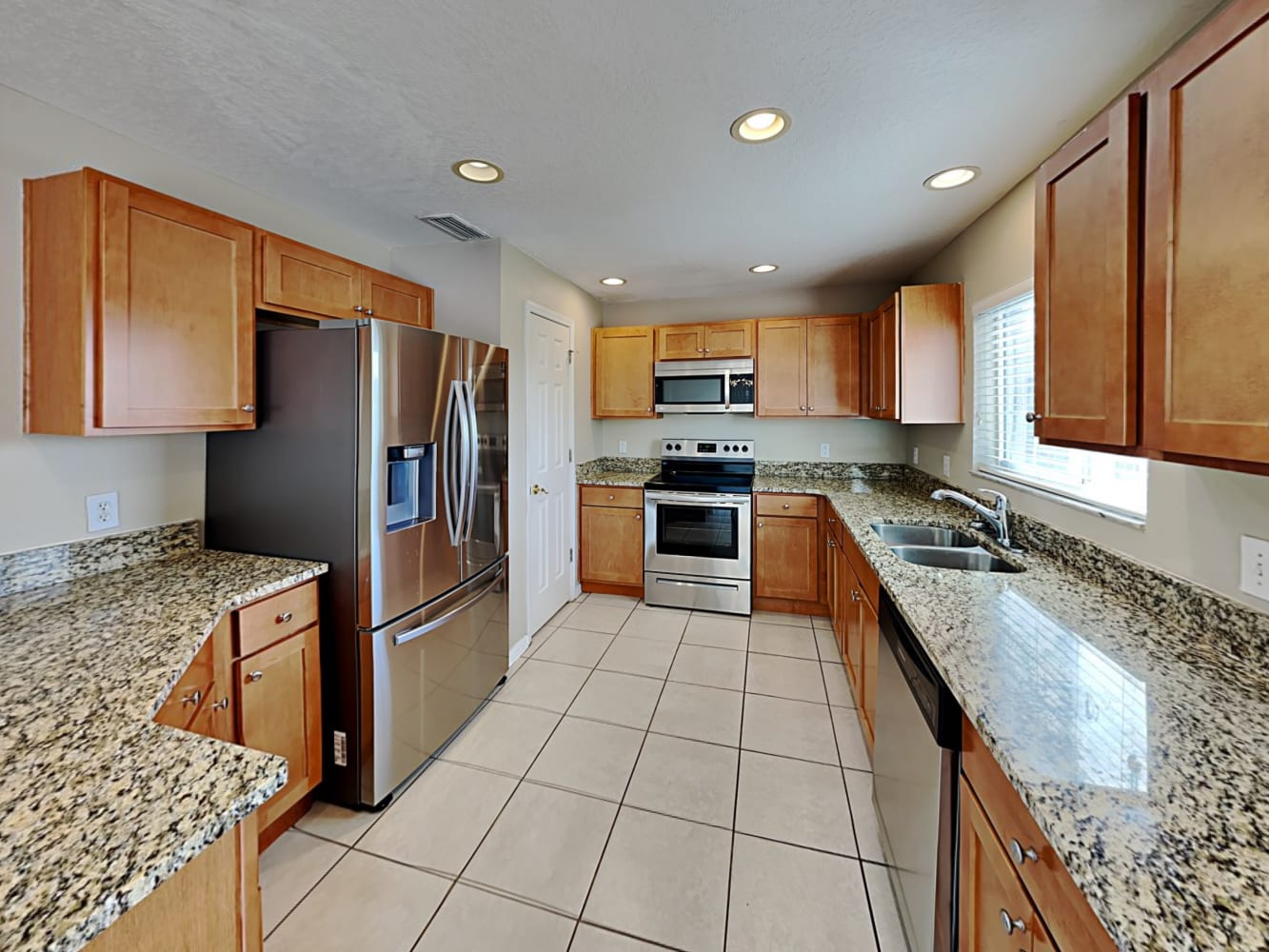 11041 Golden Silence Dr, Riverview photo 9