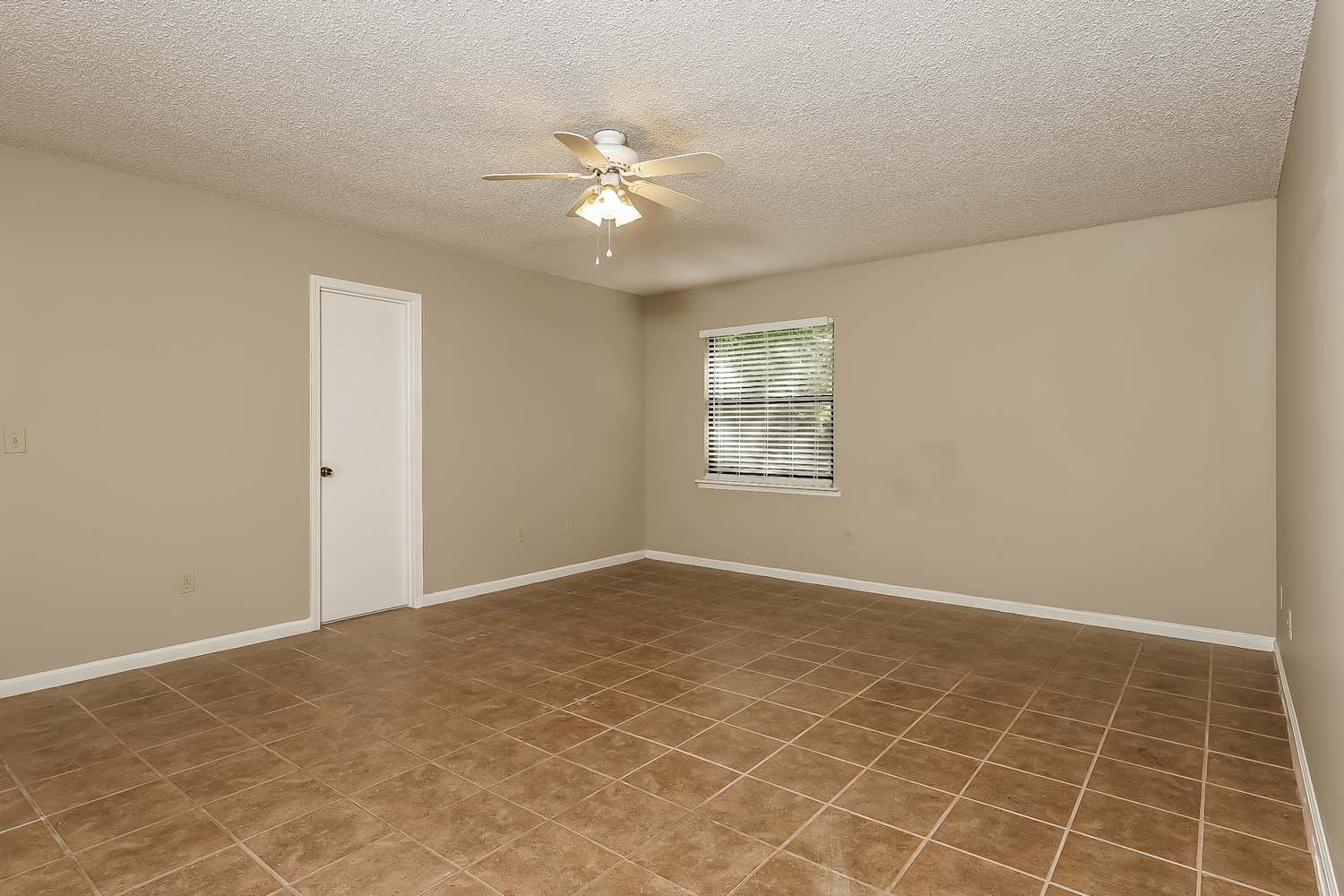 11069 Reading Rd, Jacksonville photo 9