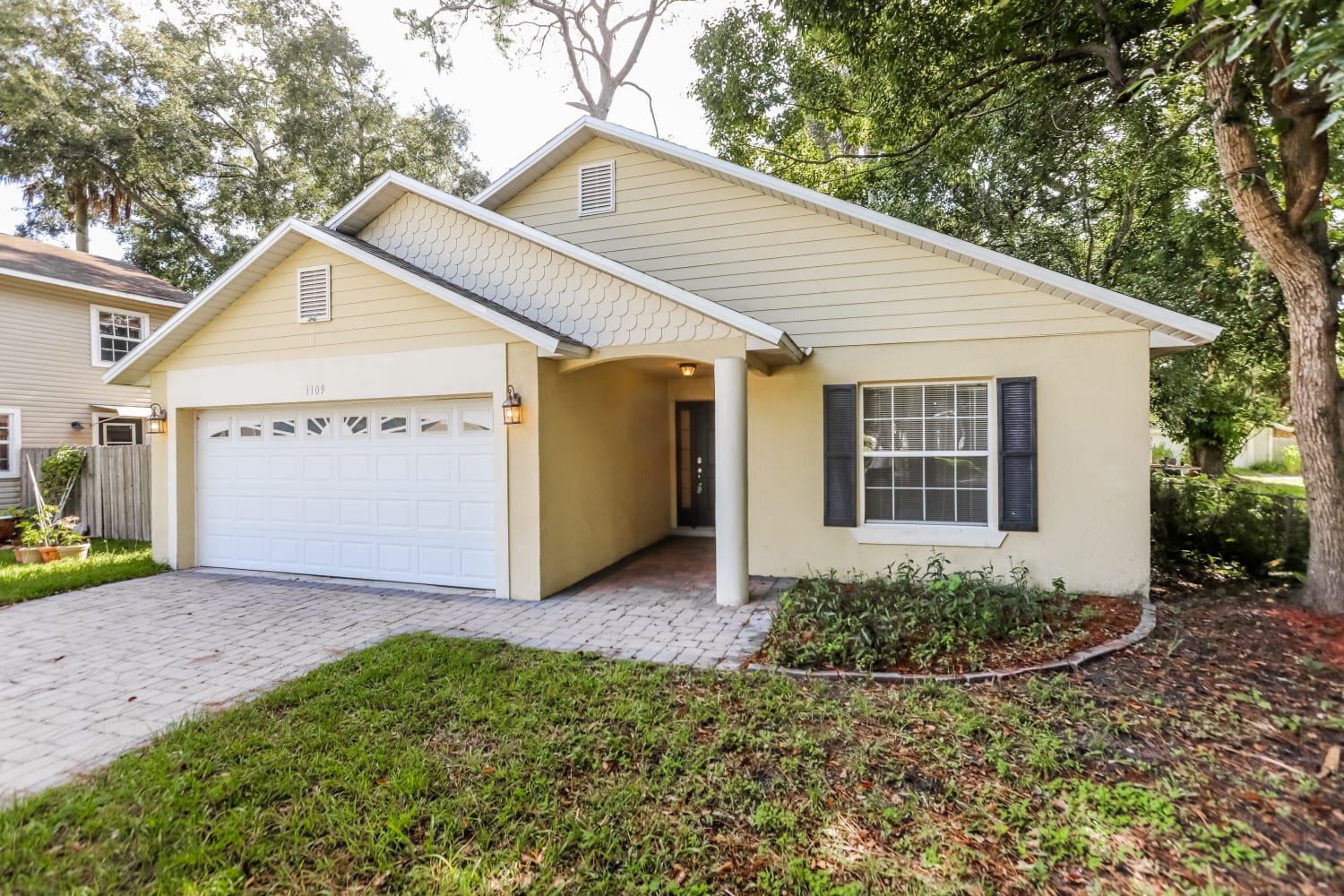 Front of 1109 S Laurel Ave, Sanford, FL