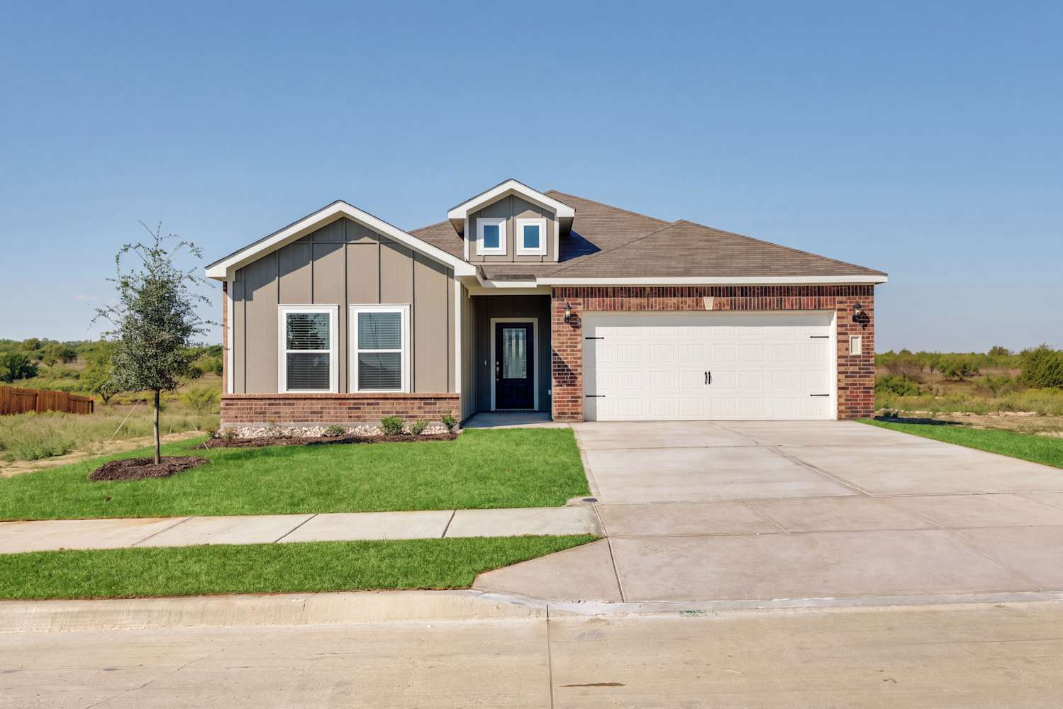 Front of 11104 Santana Drive, Fort Worth, TX