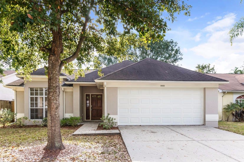 Front of 1111 Bloom Hill Ave, Valrico, FL
