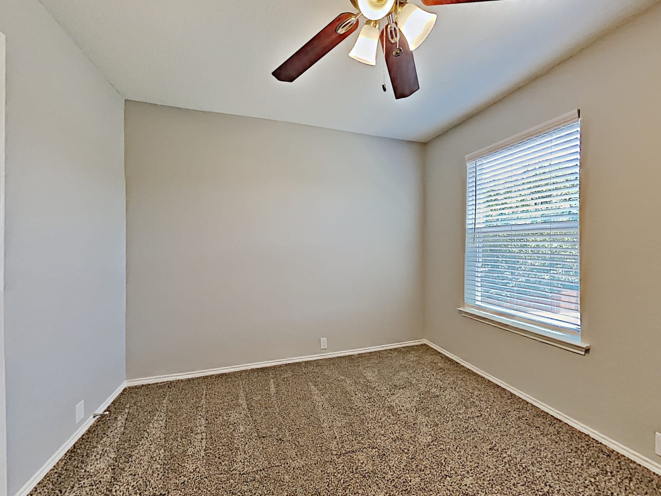 1113 Beechwood Dr, Denton photo 12