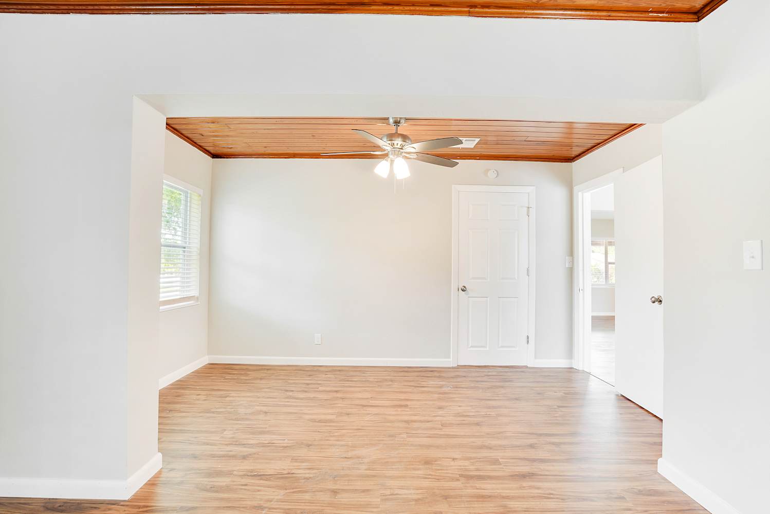 1115 N Powers Dr, Orlando photo 10