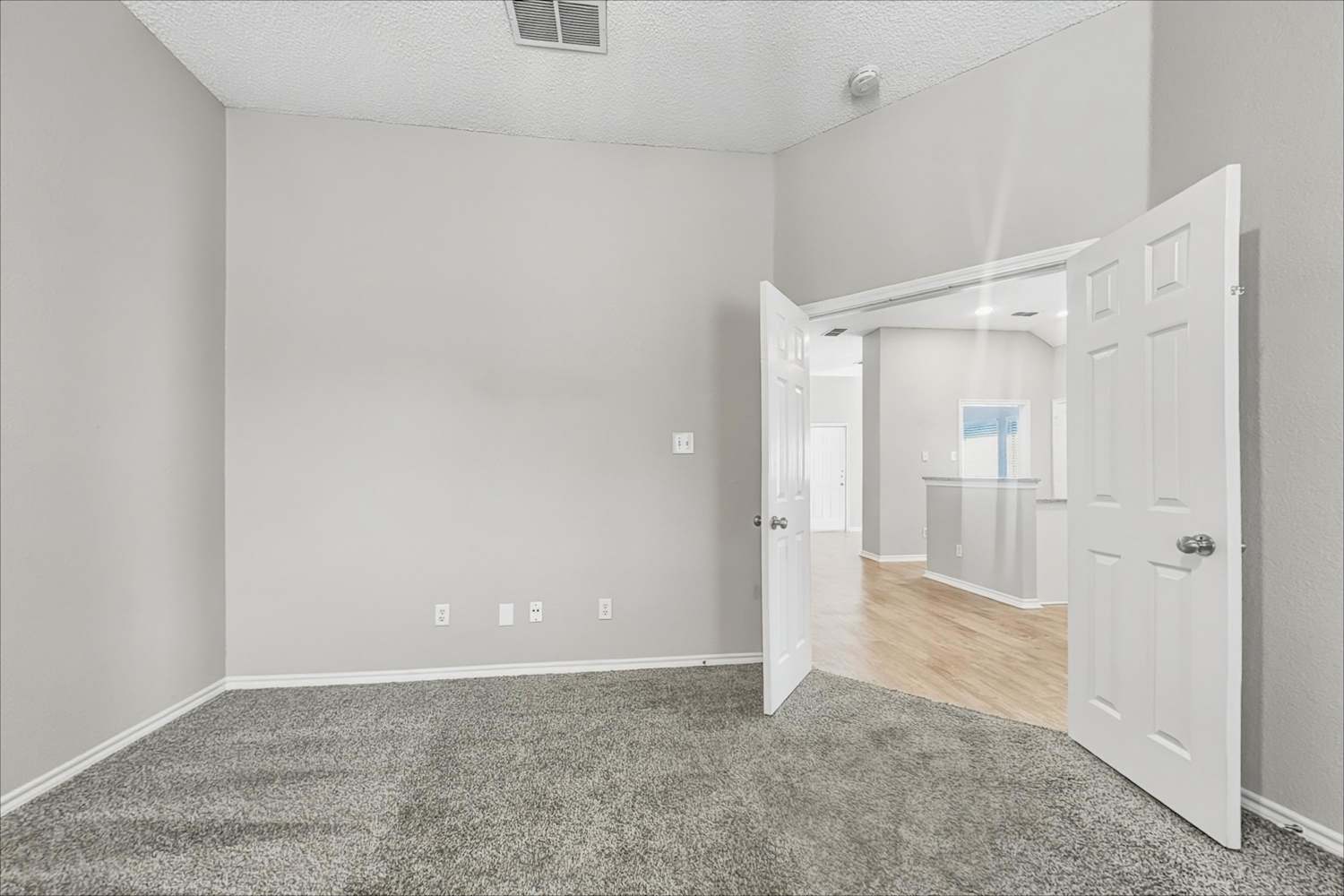 1117 Park Gln, Crowley photo 8