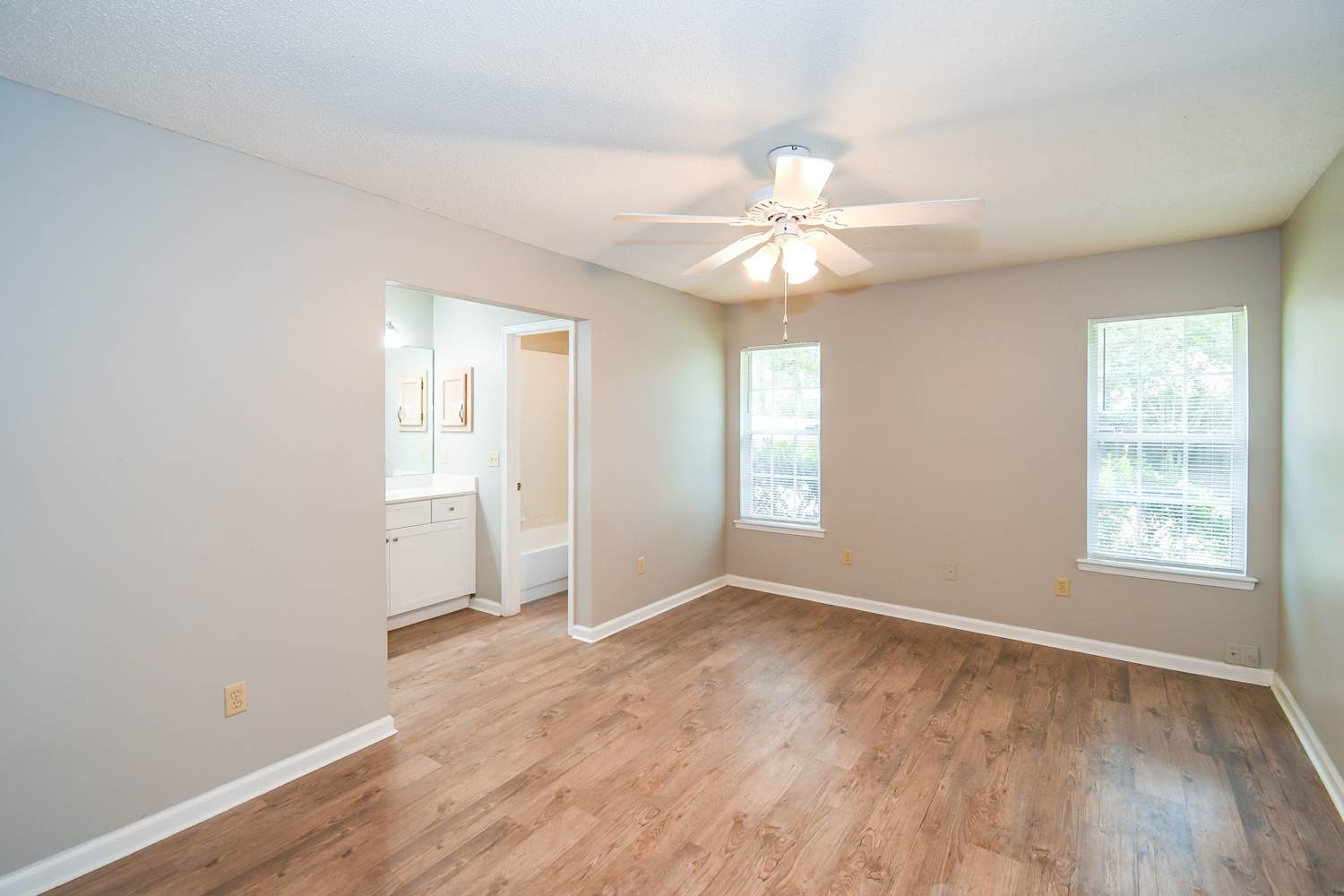 11179 Barbizon Cir E, Jacksonville photo 9