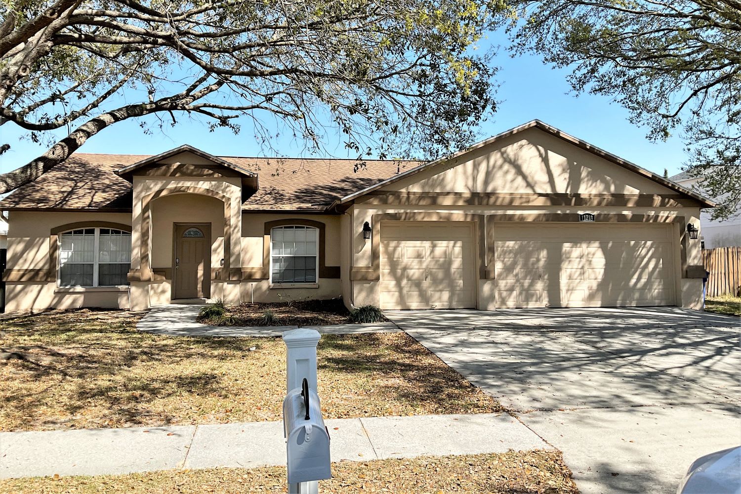 Front of 11213 Andy Dr, Riverview, FL
