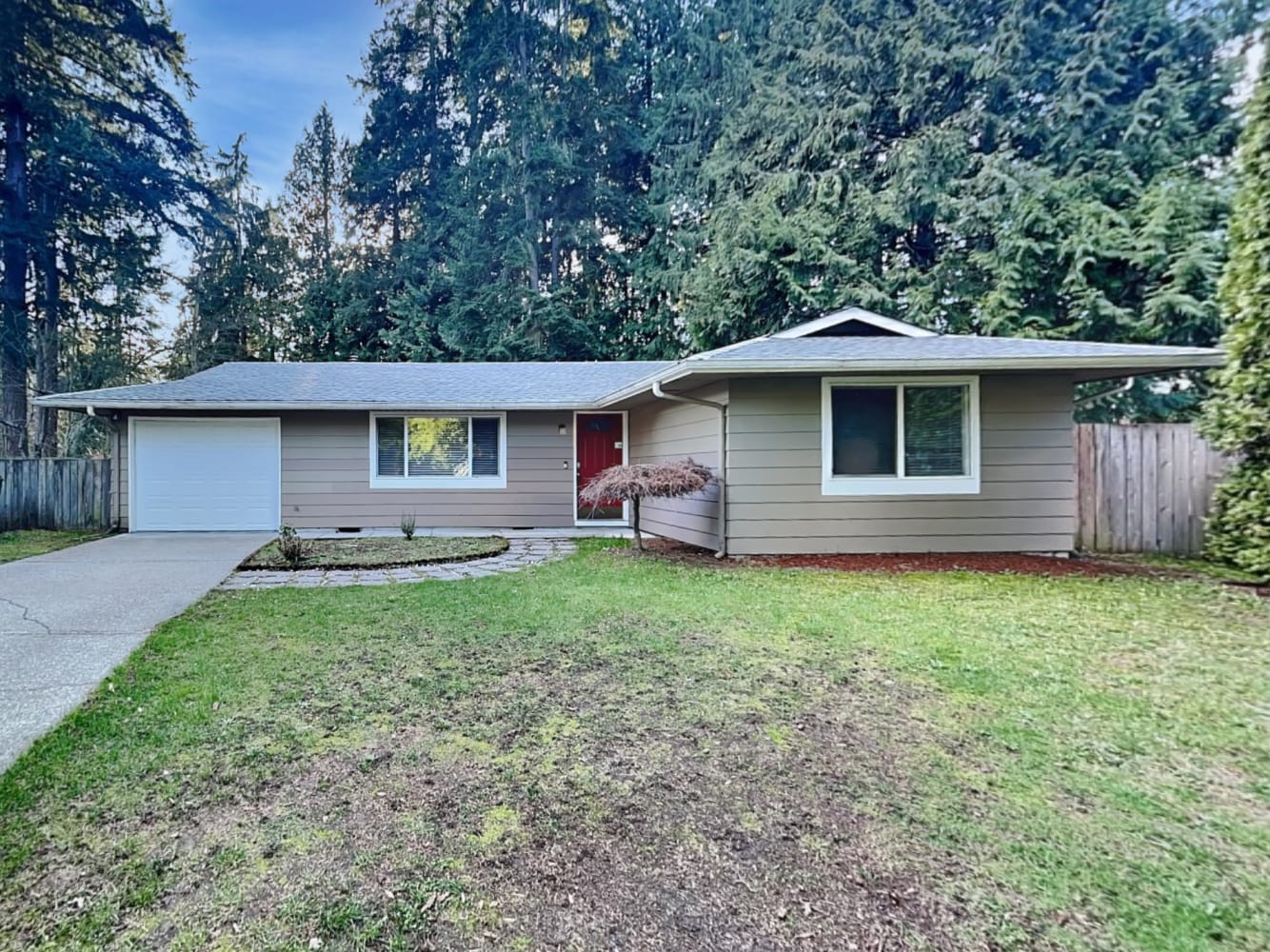 Front of 11320 30th Ave SE, Everett, WA