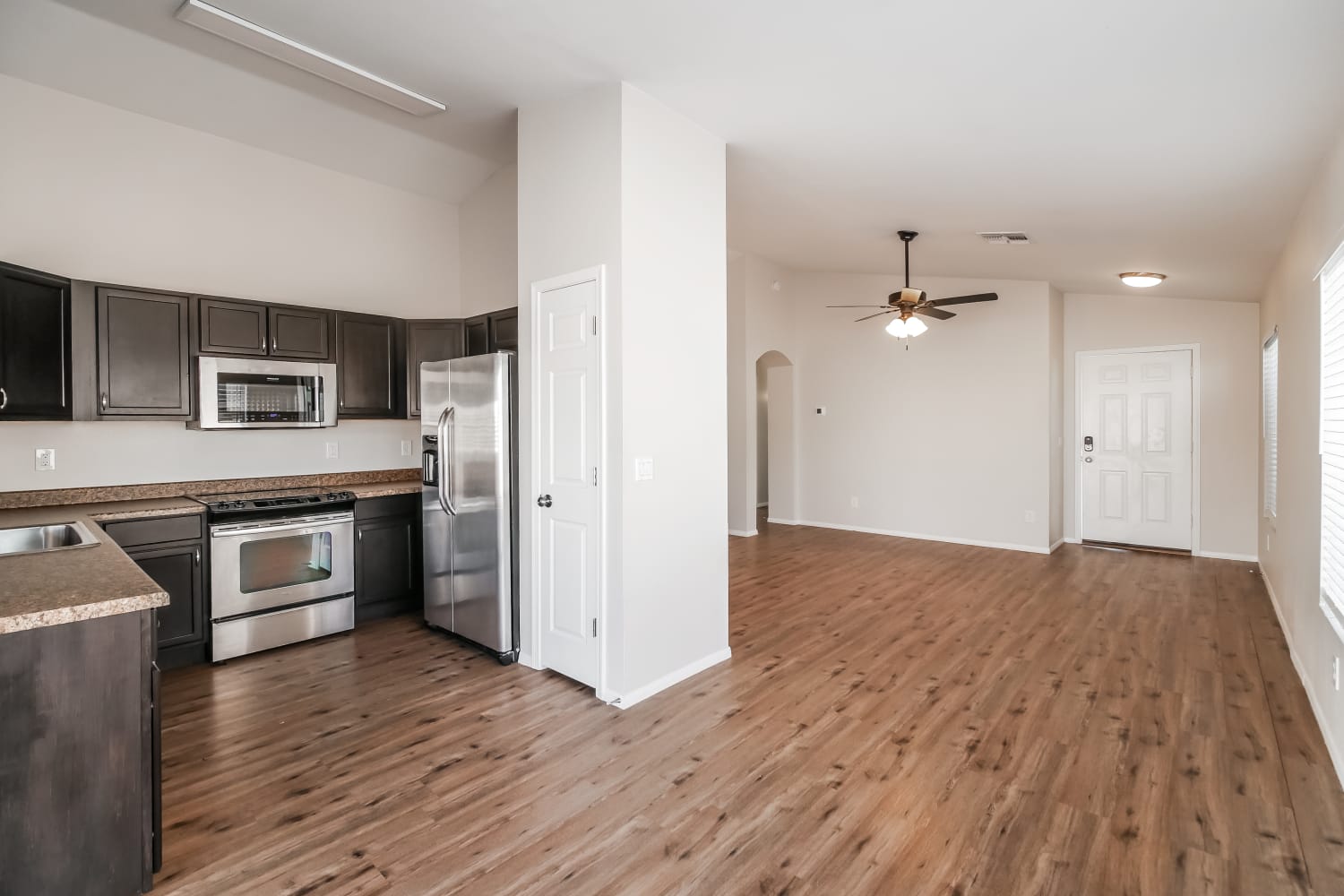 11348 West Madisen Ellise Dr, Surprise photo 6