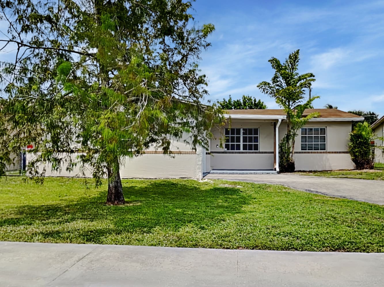 Front of 11351 NW 35th St, Sunrise, FL