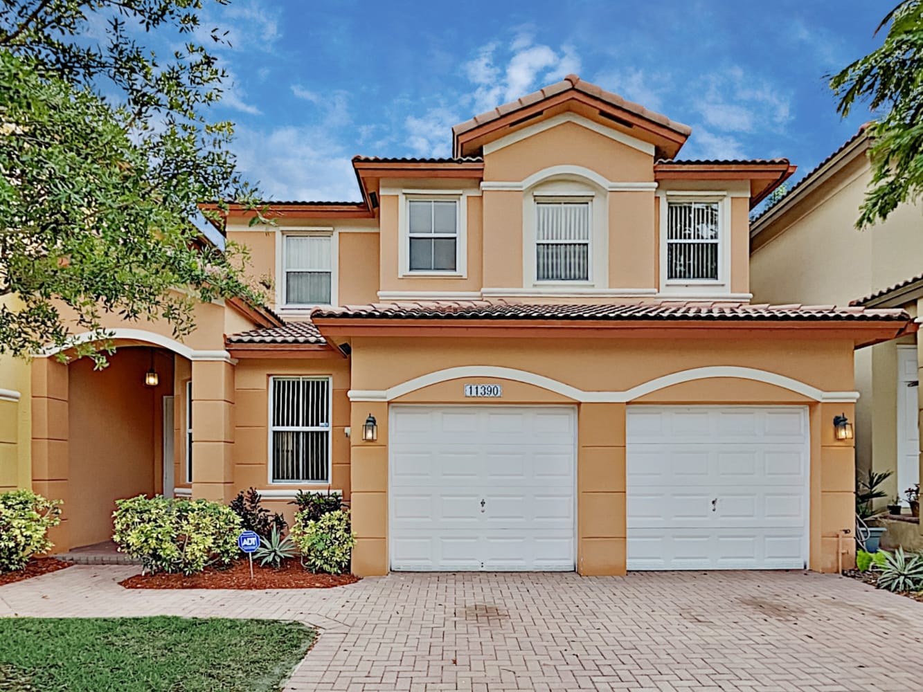 11390 NW 83rd Way, Doral photo 1