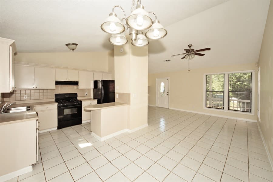 1141 Heritage Glen Dr, Norcross photo 6