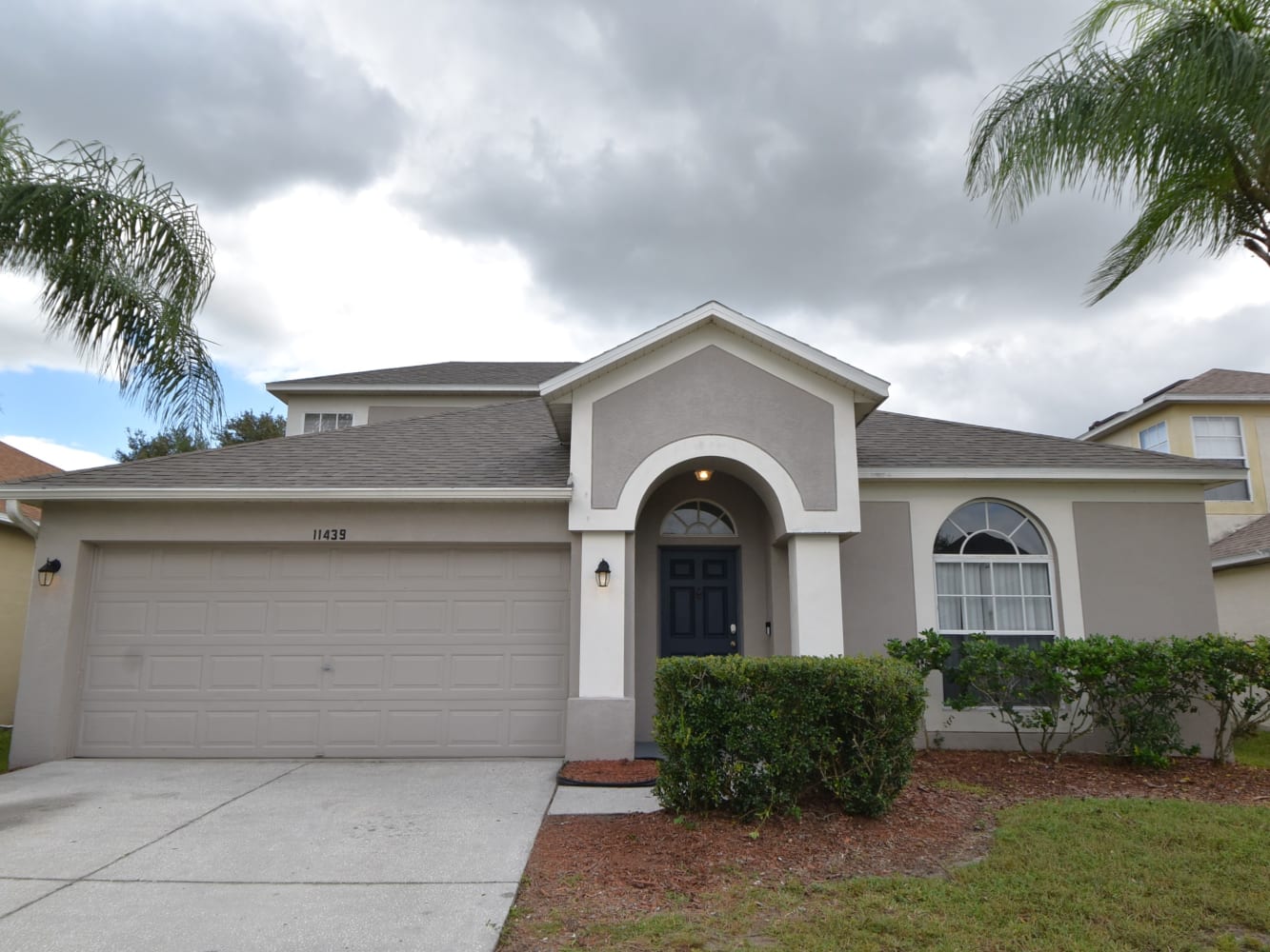 Front of 11439 Village Brook Dr, Riverview, FL