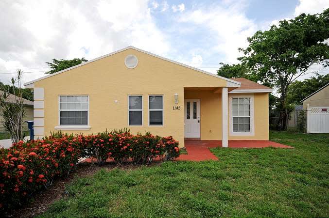 Front of 1145 Moonlight Way, Royal Palm Beach, FL