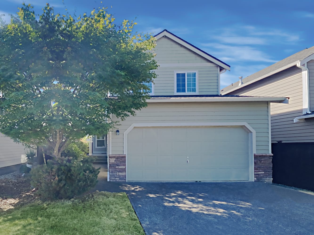 Front of 11465 SE 195th Pl, Kent, WA