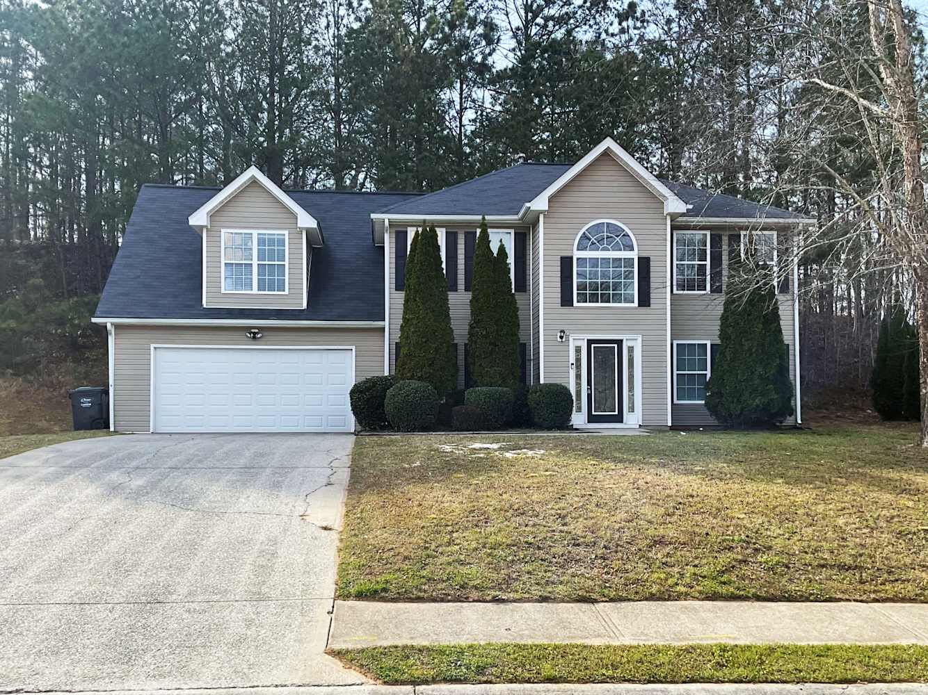 Front of 115 Legend Creek Dr, Canton, GA