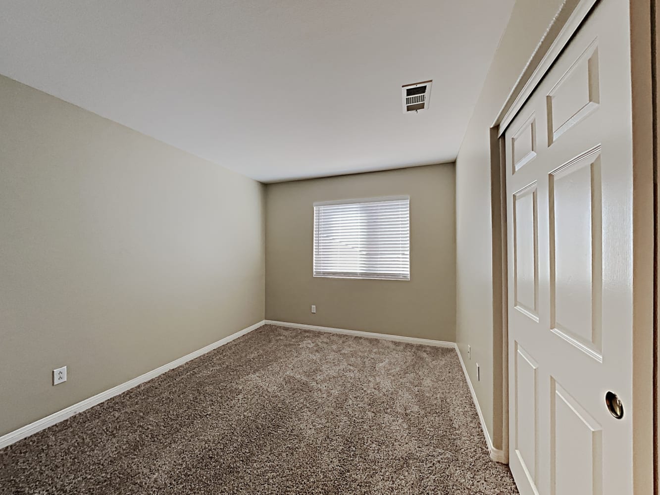 11512 Magnolia St, Corona photo 11