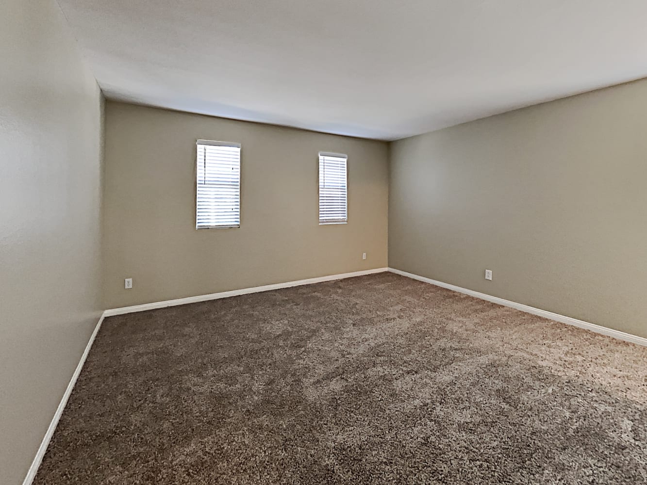 11512 Magnolia St, Corona photo 12