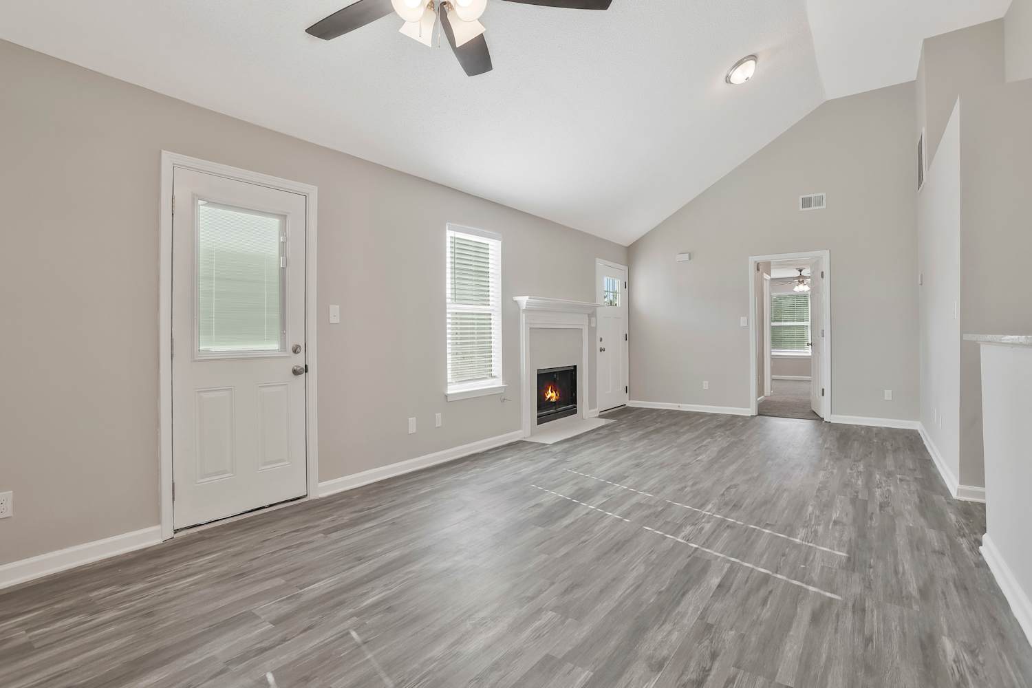 1156 Ruxbury Ct, Douglasville photo 3