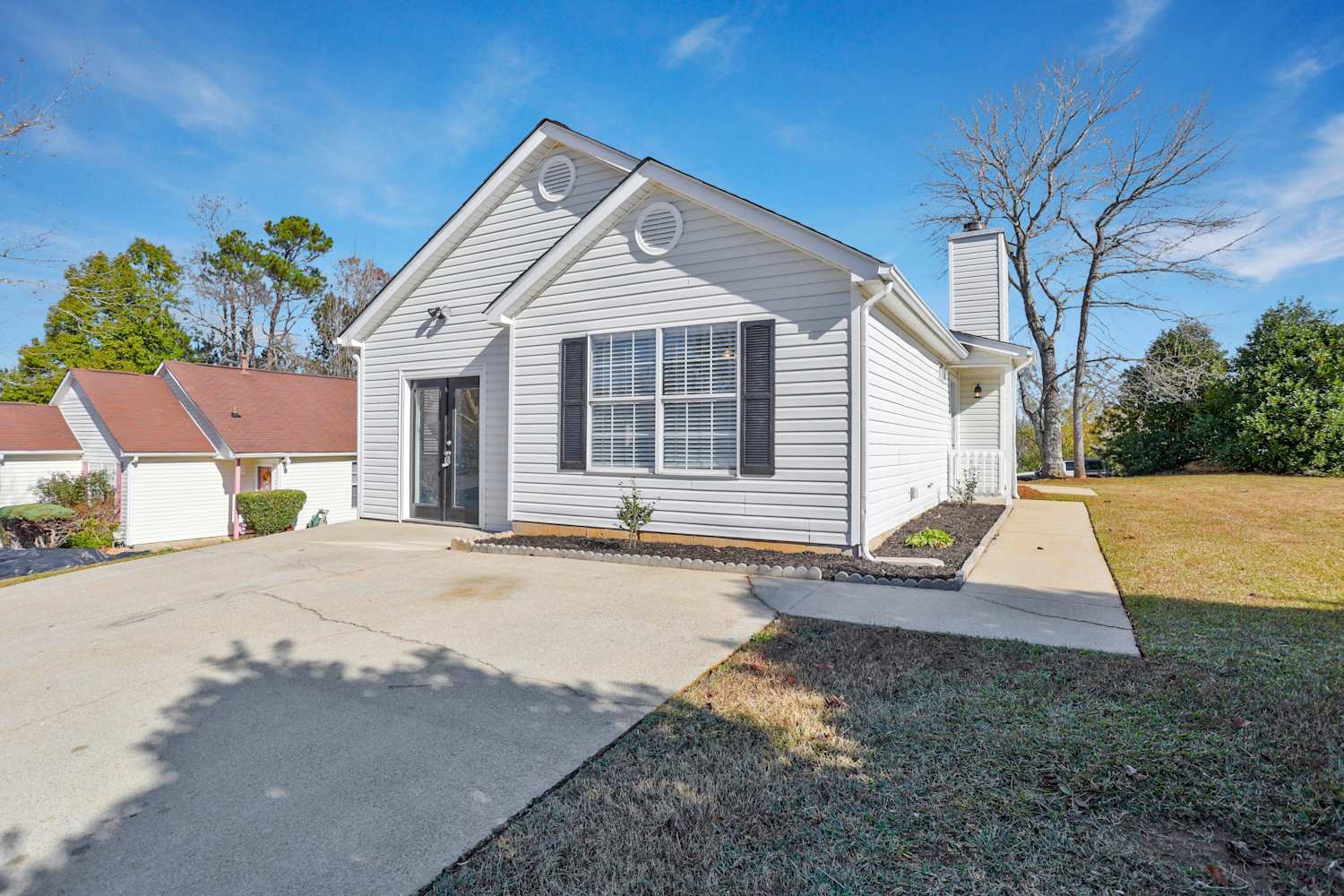 1156 Ruxbury Ct, Douglasville photo 2