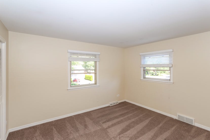 1159 Blackhawk Dr, Elgin photo 21