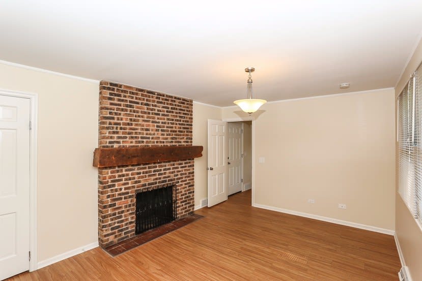 1159 Blackhawk Dr, Elgin photo 11