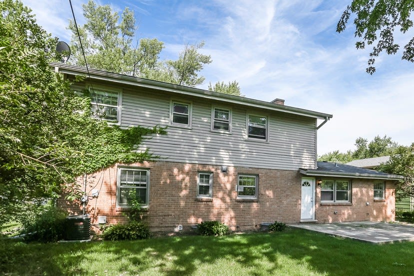 1159 Blackhawk Dr, Elgin photo 23