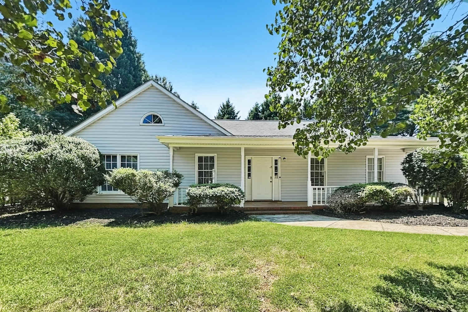 Front of 11634 Charnwood Ct, Charlotte, NC