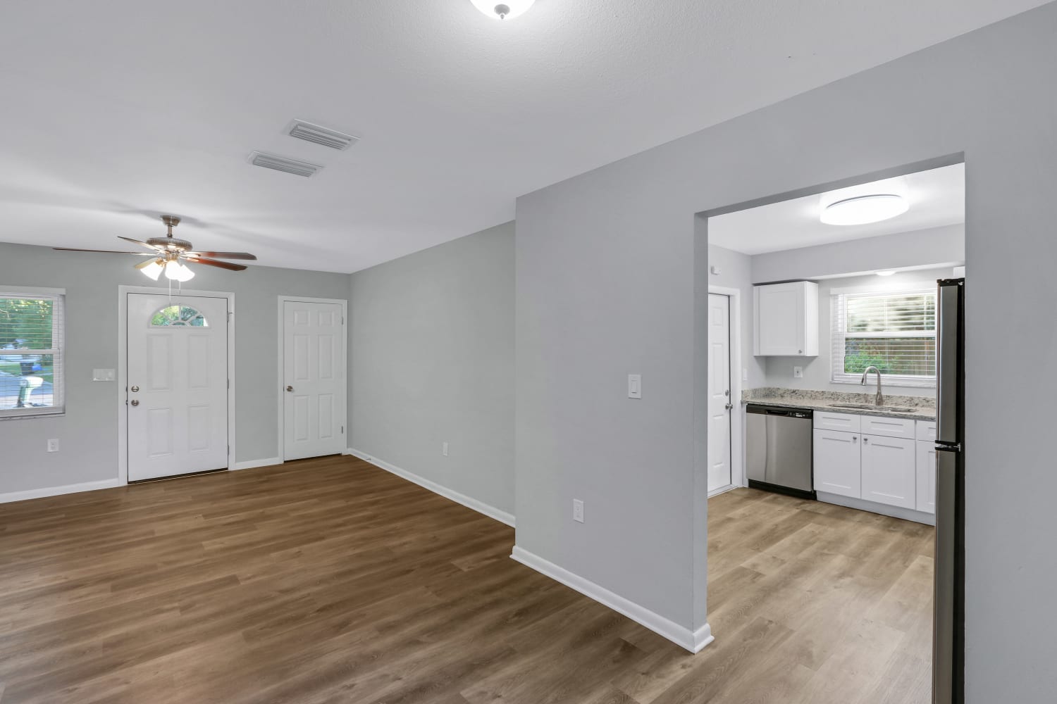 117 Melanie Ln, Brandon photo 8