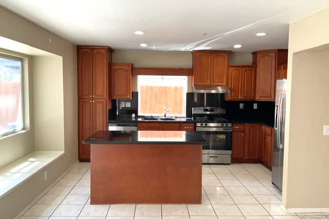 11761 Malagon Dr, Fontana photo 9