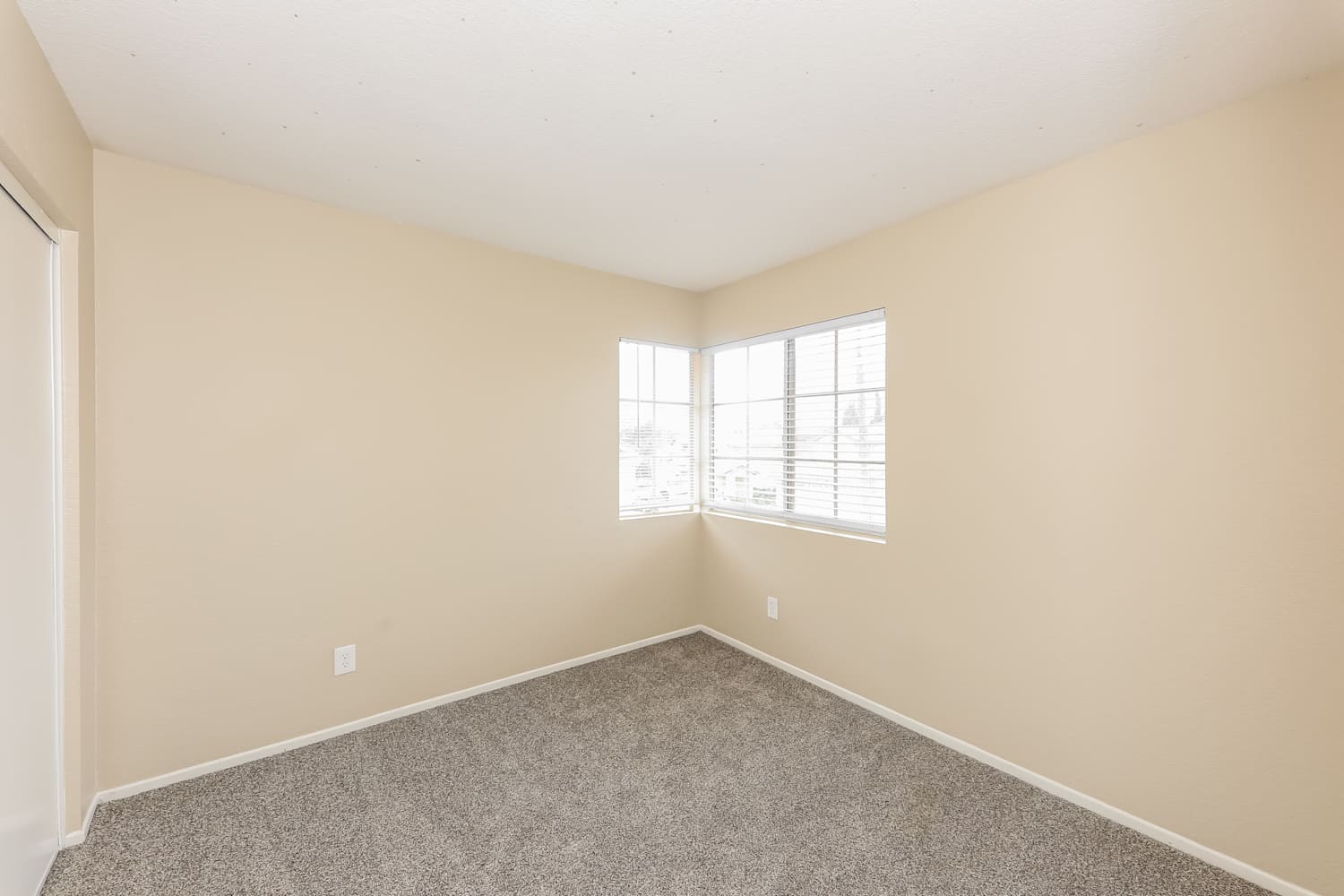 11761 Malagon Dr, Fontana photo 14