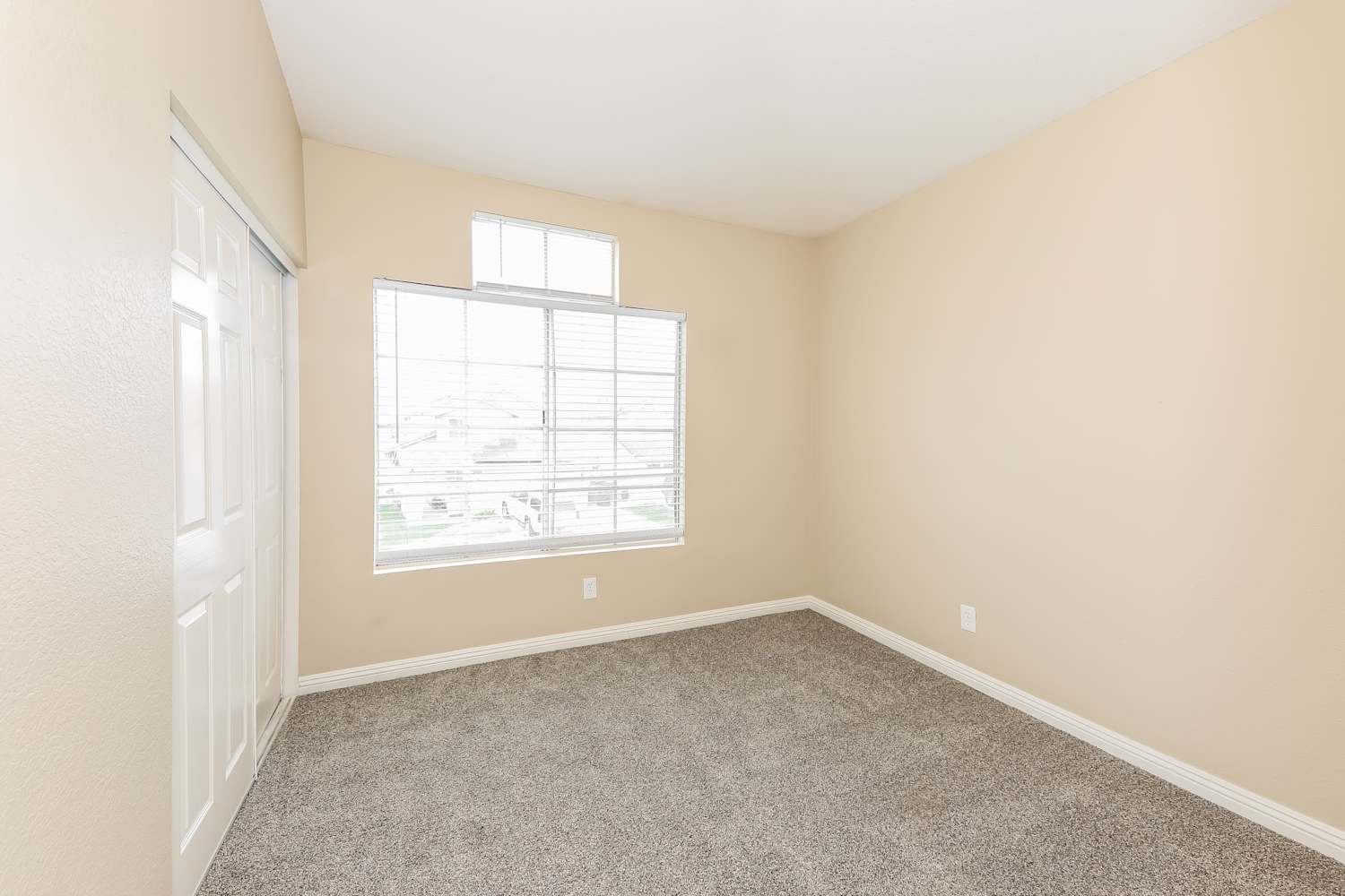 11761 Malagon Dr, Fontana photo 13