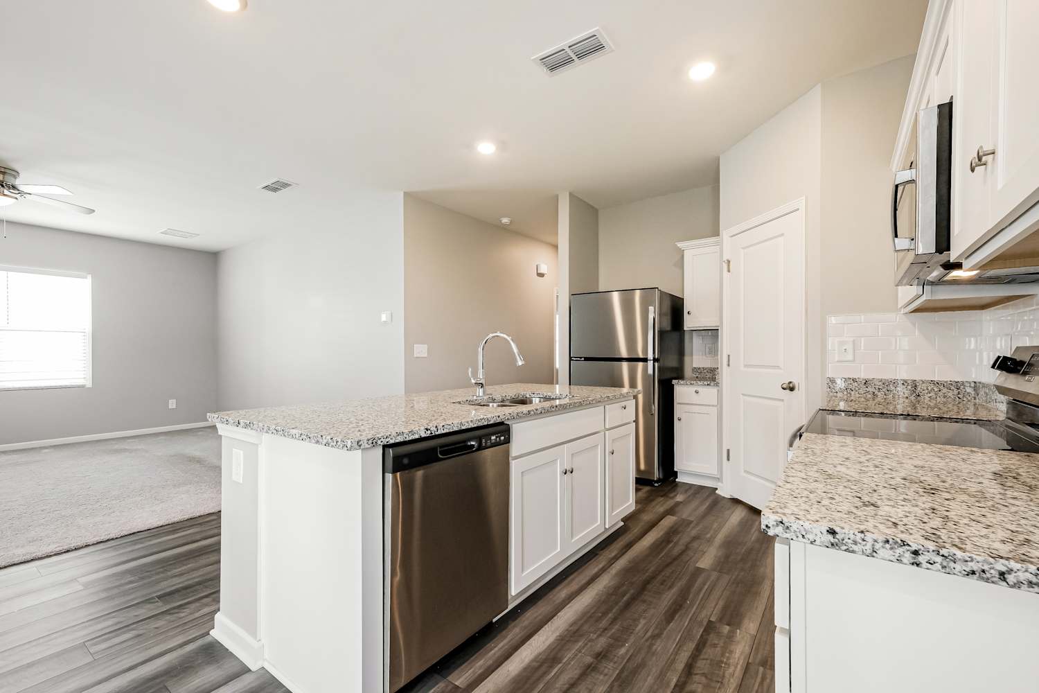 118 Elmarry Ln, Bethlehem photo 8