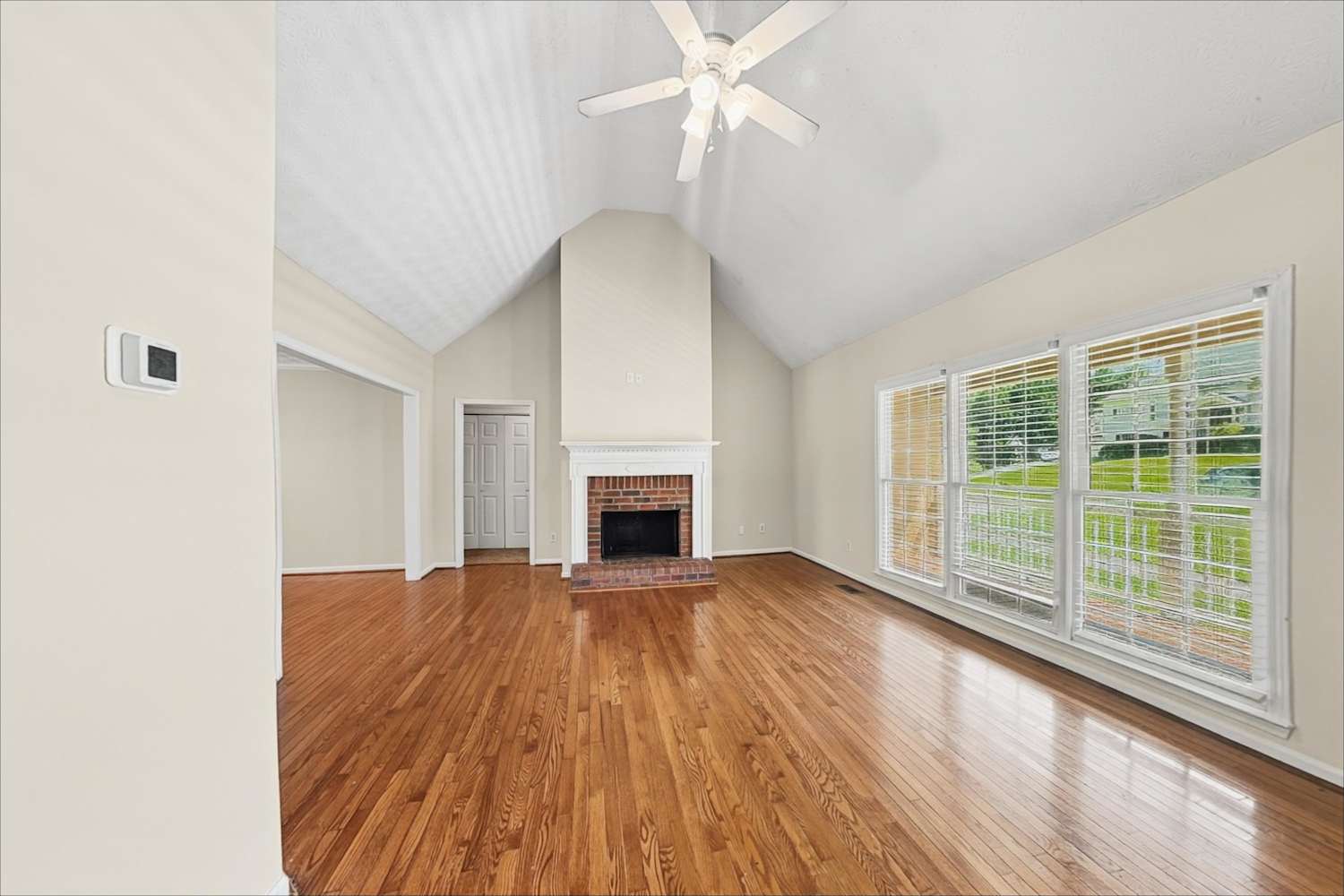 120 Signal Pt, Dallas photo 6